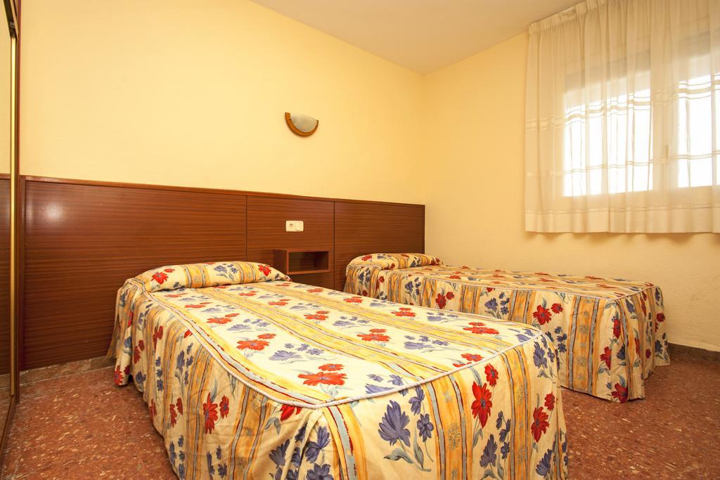 Apartamentos Bahia Dorada Y Iris Salou Exterior photo